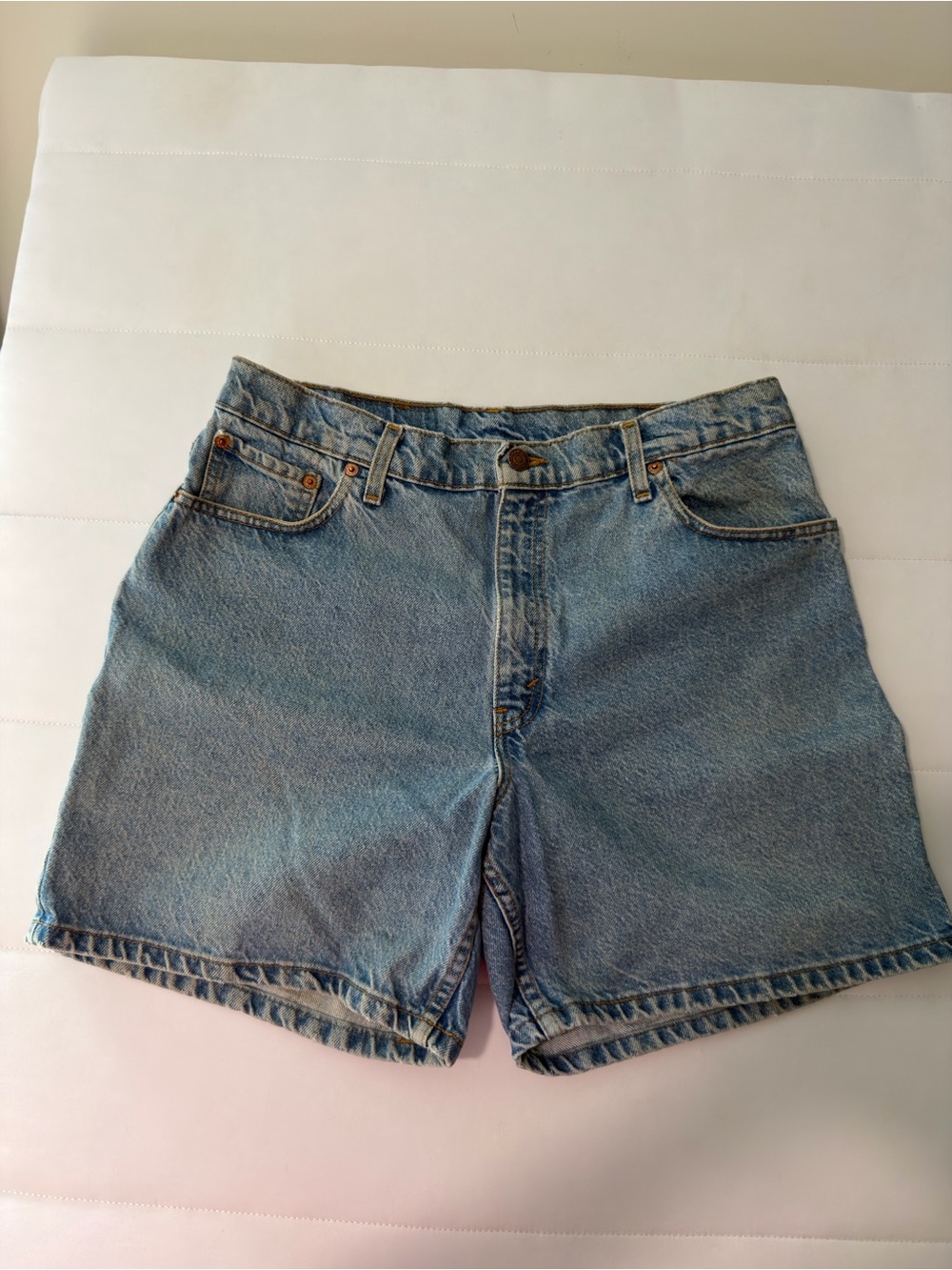 Vtg Levi’s 1993 women’s Light Blue Denim Shorts Classic size 15 - Discoloration